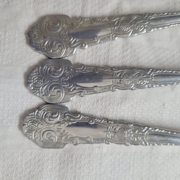 Reed & Barton Renaissance Spoons Set Of 3 With Decorative Floral Pattern - Picture 2 of 4